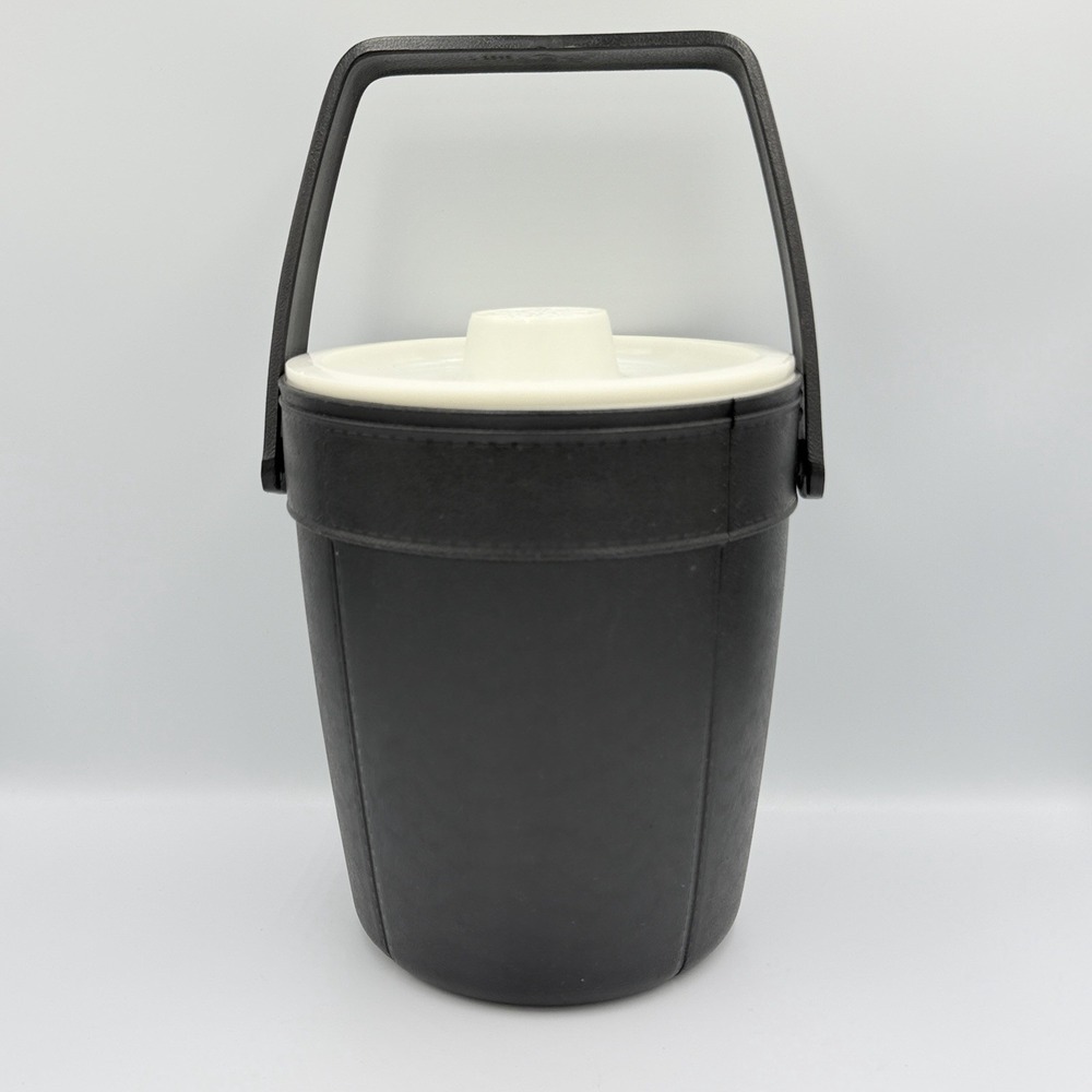 VTG Rubbermaid 1‎ Gallon Insulated Ice Bucket Cooler Black White USA Snowflake